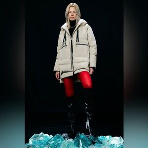 Orolay Women's Thickened Down Jacket